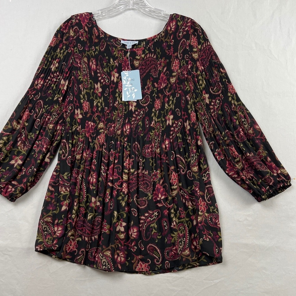 Floral & Ivy Blouse Womens Medium Black Red Floral Paisley Plissé Smocked Top
